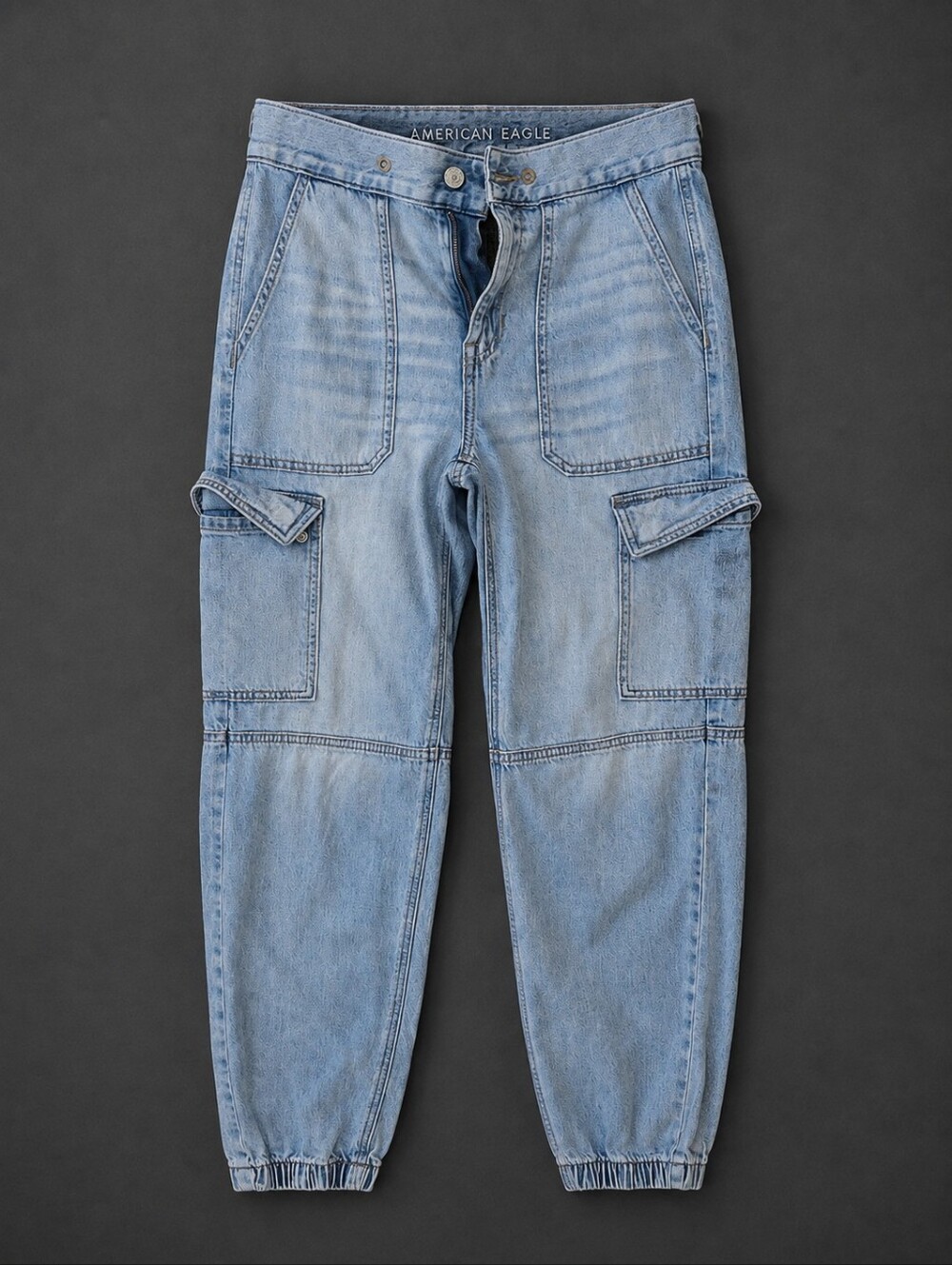American Eagle Size 2 Light Wash Cargo Jogger Jeans